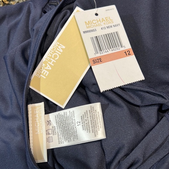 Michael Kors V Neck Monogrammed Chain - Picture 15 of 16